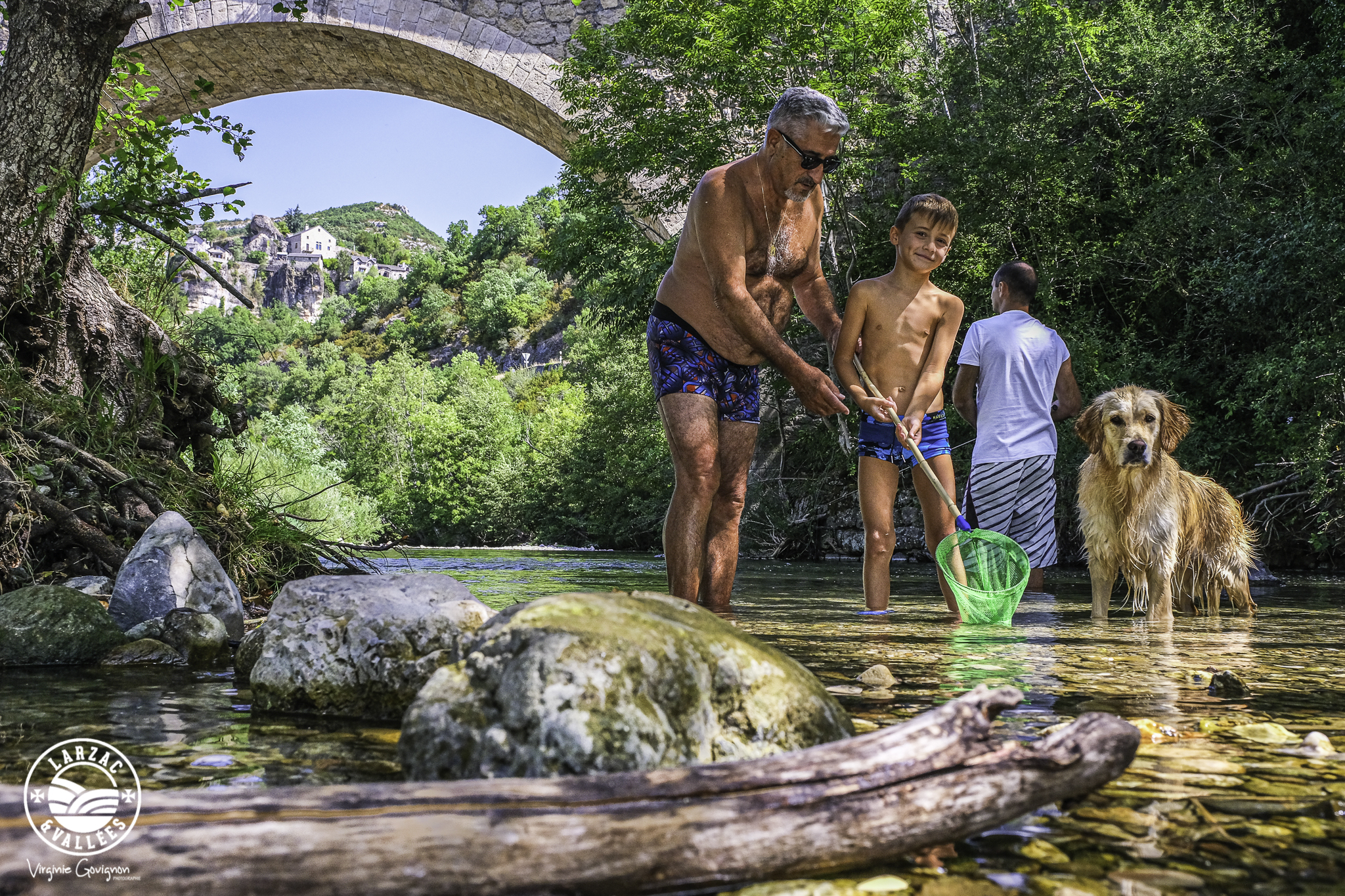 Pêche a l'épuisette dans la Dourbie vers Cantobre